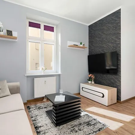 Stylowy W Centrum Poznania By Renters פוזנן